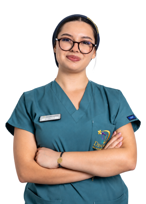 Selinay Andiç, Dental Assistant